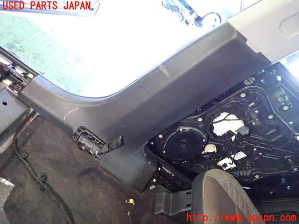 1UPJ-24127665]ジープ・コマンダー(H620)右センターピラートリム 中古_m0003.jpg