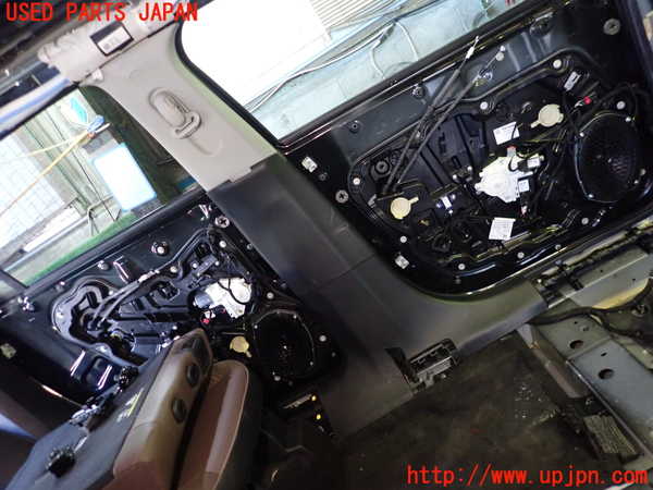 1UPJ-24127670]ジープ・コマンダー(H620)左センターピラートリム 中古_m0001.jpg