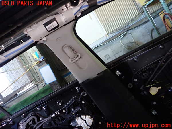 1UPJ-24127670]ジープ・コマンダー(H620)左センターピラートリム 中古_m0002.jpg