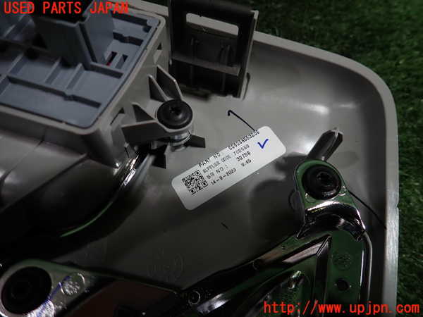 1UPJ-24126411]ジープ・コマンダー(H620)ルームランプ1 (１列目) 中古_m0003.jpg