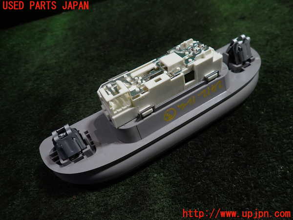 1UPJ-24126413]ジープ・コマンダー(H620)ルームランプ3 (２列目左) 中古_m0004.jpg