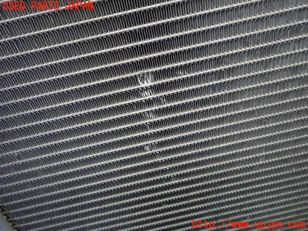 5UPJ-24132321]ハイエースワゴン100系(KZH100G)ラジエーター1 中古_m0004.jpg