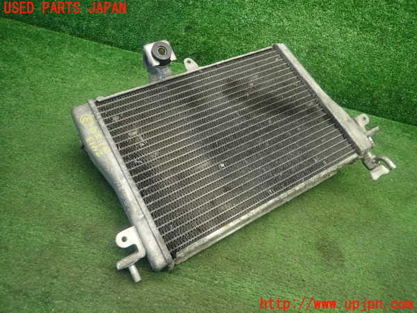 1UPJ-24132323]ハイエースワゴン100系(KZH100G)ラジエーター3 中古_m0003.jpg