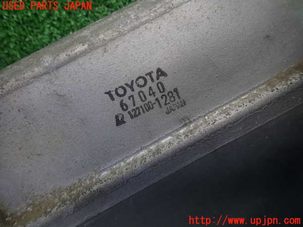1UPJ-24132451]ハイエースワゴン100系(KZH100G)インタークーラー1 中古_m0003.jpg