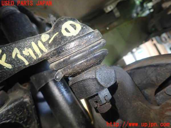5UPJ-24135126]ハイエースワゴン100系(KZH100G)右フロントアッパーアーム1 中古_m0002.jpg