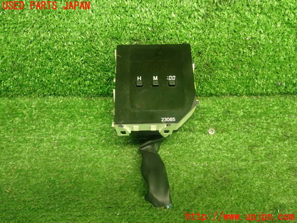1UPJ-24137850]ハイエースワゴン100系(KZH100G)時計 中古_m0001.jpg