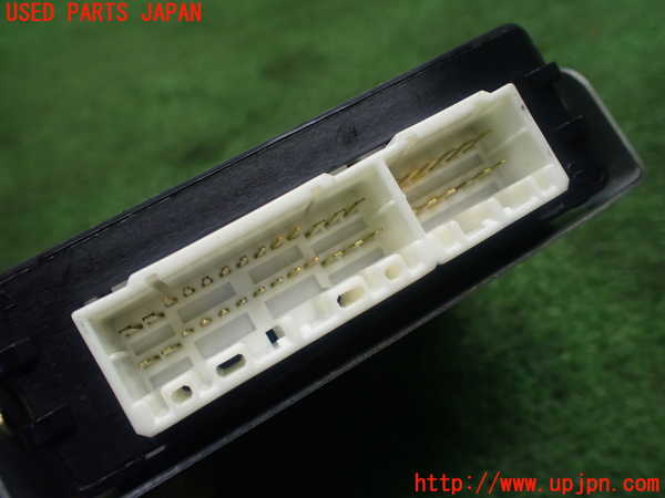 5UPJ-24136125]ハイエースワゴン100系(KZH100G)ABSコンピューター 中古_m0003.jpg