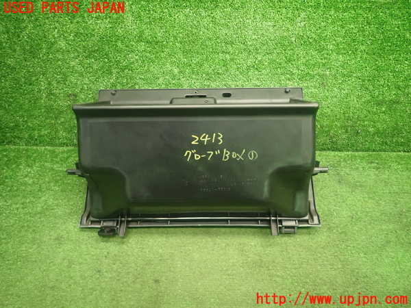 5UPJ-24137516]ハイエースワゴン100系(KZH100G)グローブボックス1 中古_m0004.jpg