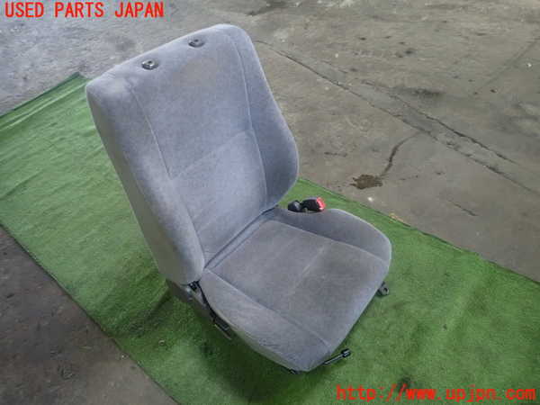 1UPJ-24137035]ハイエースワゴン100系(KZH100G)運転席シート 中古_m0001.jpg