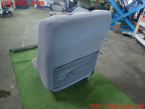 1UPJ-24137035]ハイエースワゴン100系(KZH100G)運転席シート 中古_m0004.jpg
