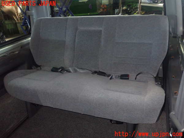 5UPJ-24137210]ハイエースワゴン100系(KZH100G)3列目シート 中古_m0001.jpg