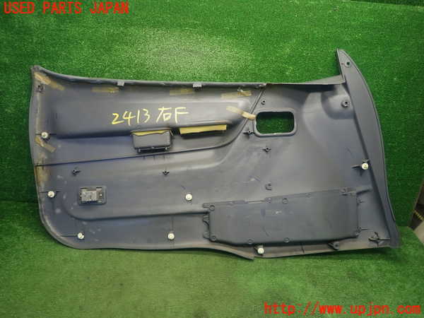 5UPJ-24131234]ハイエースワゴン100系(KZH100G)右前ドア内張り 中古_m0004.jpg