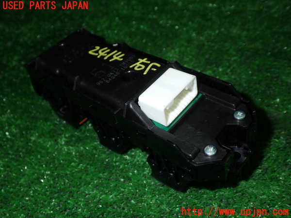 5UPJ-24146240]C-HRハイブリッド(ZYX10)右前パワーウィンドウスイッチ 中古_m0004.jpg