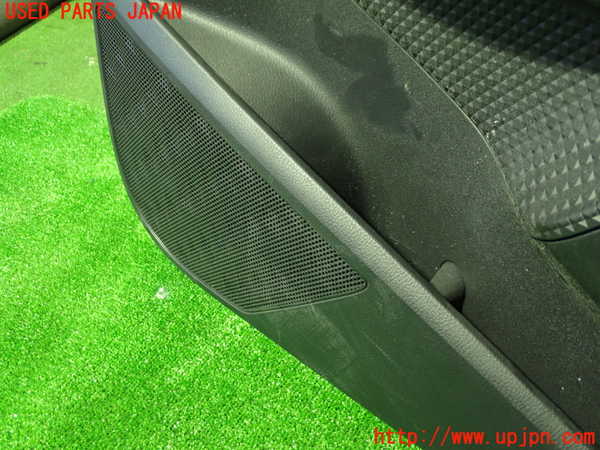 5UPJ-24141234]C-HRハイブリッド(ZYX10)右前ドア内張り 中古_m0002.jpg