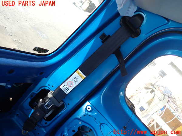 1UPJ-24157155]ジムニー シエラ(JB74W)右2列目シートベルト 中古_m0001.jpg