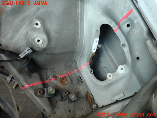 2UPJ-24161042]クラウン 4ドア ハードトップ(UZS131)コアサポート（カット） 中古_m0004.jpg