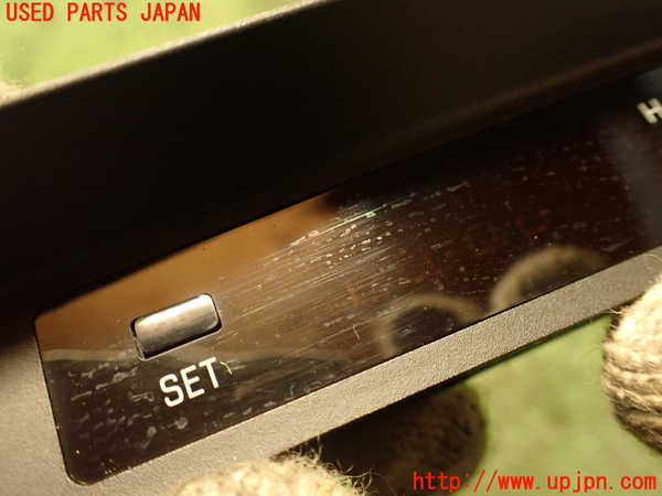 2UPJ-24167850]クラウン 4ドア ハードトップ(UZS131)時計 中古_m0002.jpg