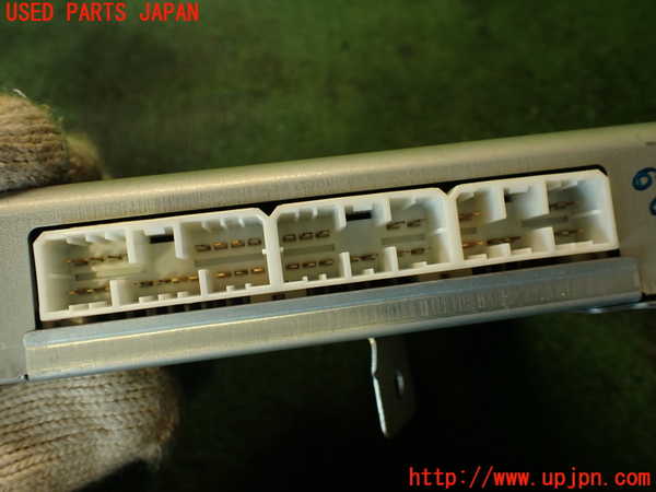 2UPJ-24166125]クラウン 4ドア ハードトップ(UZS131)ABSコンピューター 中古_m0003.jpg
