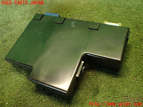 2UPJ-24166149]クラウン 4ドア ハードトップ(UZS131)コンピューター4 (85900-30090) 中古_m0002.jpg