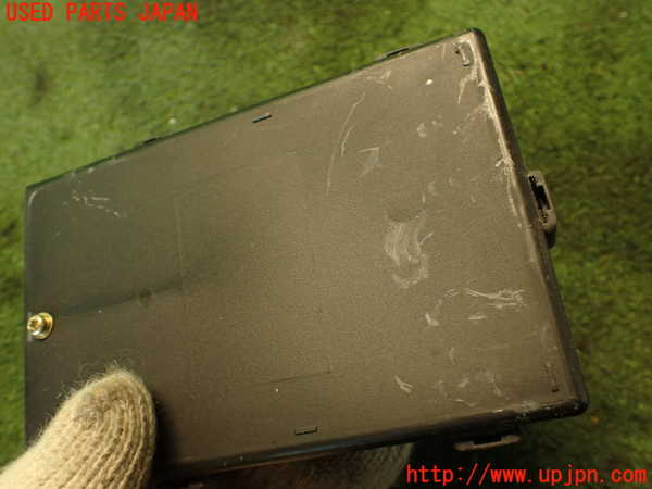 2UPJ-24166150]クラウン 4ドア ハードトップ(UZS131)コンピューター5 (88240-30200) 中古_m0003.jpg