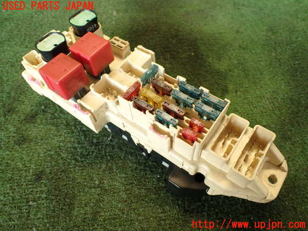 2UPJ-24166742]クラウン 4ドア ハードトップ(UZS131)ヒューズボックス2 【ジャンク品】 中古_m0001.jpg