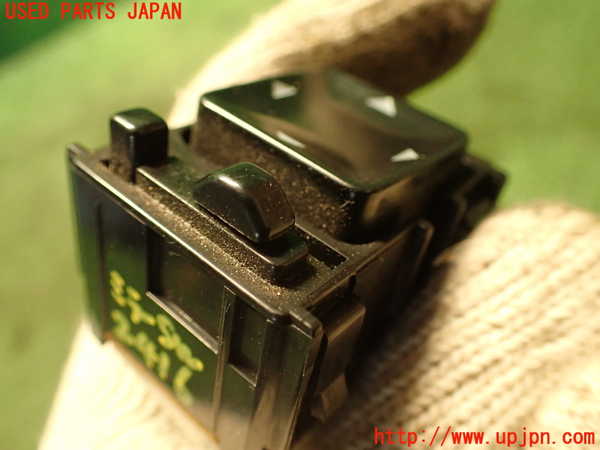 2UPJ-24166280]クラウン 4ドア ハードトップ(UZS131)ミラースイッチ 【ジャンク品】 中古_m0003.jpg