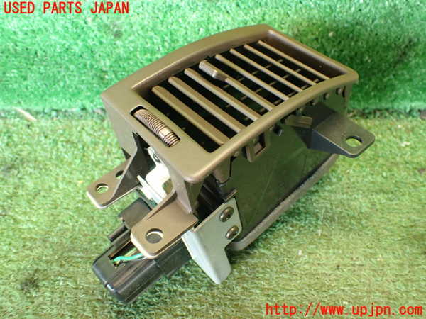 2UPJ-24167526]クラウン 4ドア ハードトップ(UZS131)エアコン吹き出し口1 (真中) 中古_m0001.jpg