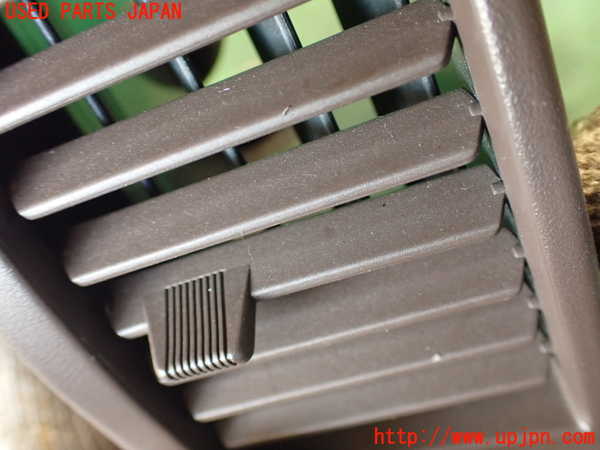 2UPJ-24167526]クラウン 4ドア ハードトップ(UZS131)エアコン吹き出し口1 (真中) 中古_m0003.jpg