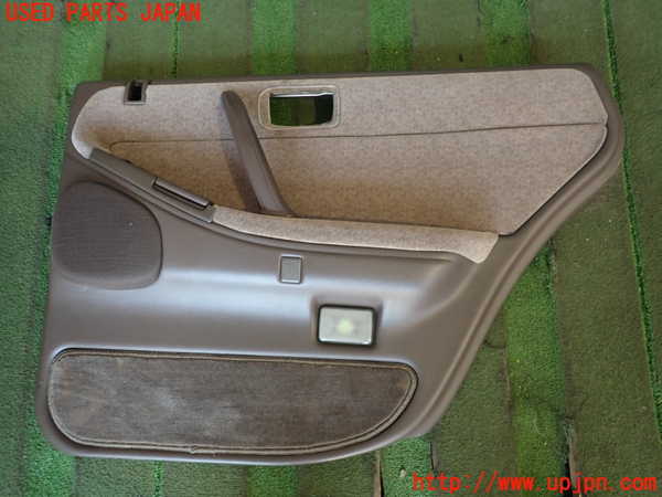 2UPJ-24161294]クラウン 4ドア ハードトップ(UZS131)右後ドア内張り 中古_m0001.jpg