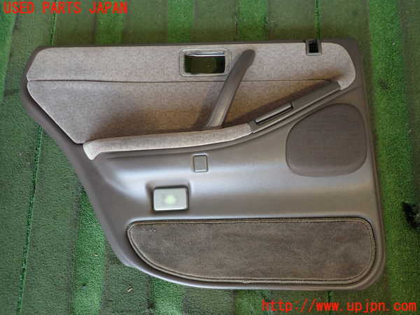 2UPJ-24161324]クラウン 4ドア ハードトップ(UZS131)左後ドア内張り 中古_m0001.jpg