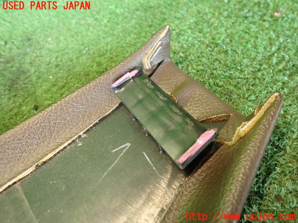 2UPJ-24167665]クラウン 4ドア ハードトップ(UZS131)右センターピラートリム 中古_m0005.jpg