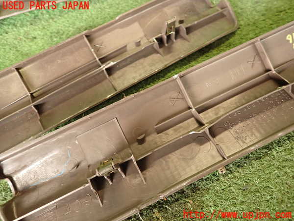 2UPJ-24167740]クラウン 4ドア ハードトップ(UZS131)スカッフプレート 中古_m0005.jpg