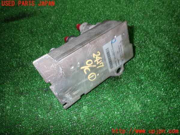 2UPJ-24172481]ベンツ C250(W205)(205045)オイルクーラー1 中古_m0001.jpg