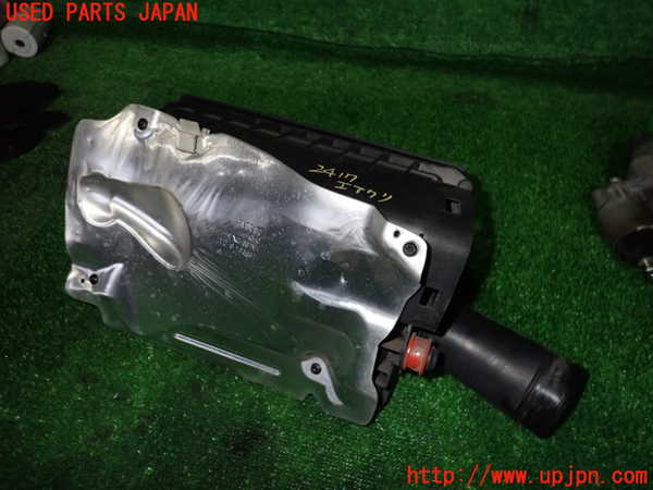 2UPJ-24172560]ベンツ C250(W205)(205045)エアクリーナーボックス 中古_m0002.jpg