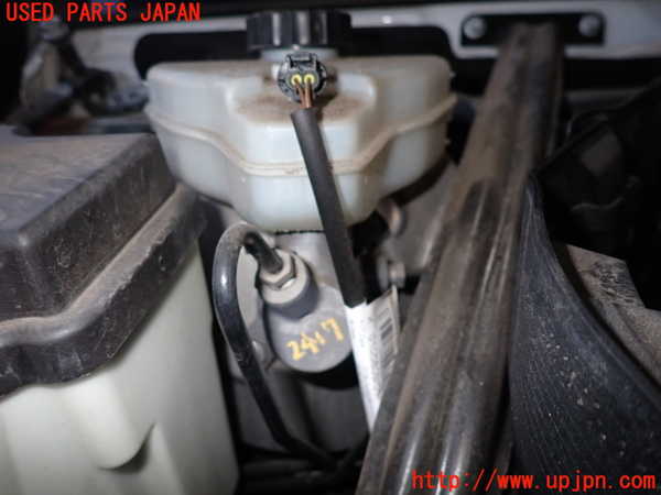 2UPJ-24174050]ベンツ C250(W205)(205045)ブレーキマスターシリンダー 中古_m0002.jpg