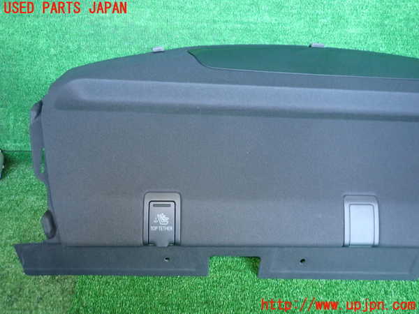 2UPJ-24177761]ベンツ C250(W205)(205045)トノカバー1 中古_m0002.jpg