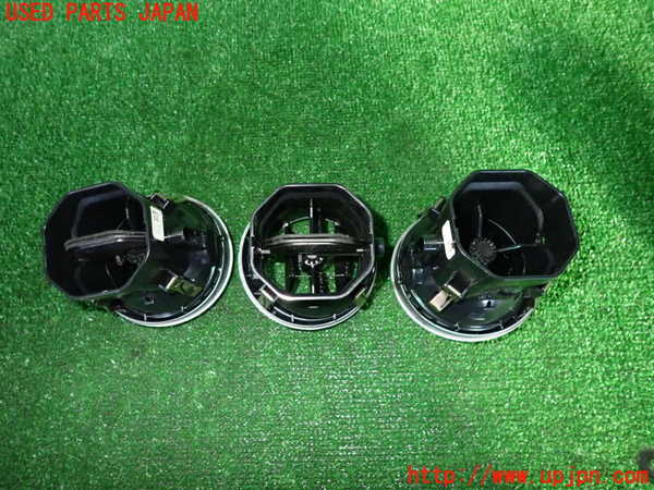 2UPJ-24177526]ベンツ C250(W205)(205045)エアコン吹き出し口1 真中 中古_m0004.jpg