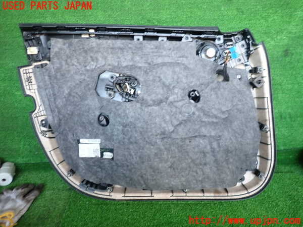 2UPJ-24171234]ベンツ C250(W205)(205045)右前ドア内張り 中古_m0003.jpg