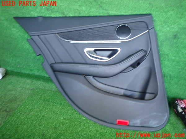 2UPJ-24171324]ベンツ C250(W205)(205045)左後ドア内張り 中古_m0001.jpg