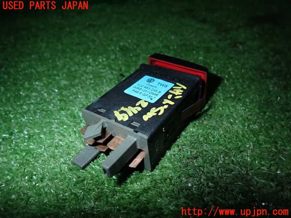 2UPJ-24196290]VW ニュービートル(9CAQY)ハザードスイッチ 【左ハンドル車】 中古_m0002.jpg