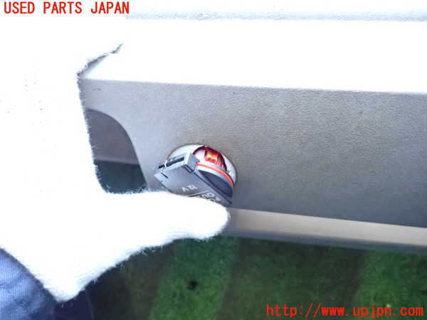 2UPJ-24197540]VW ニュービートル(9CAQY)センターコンソール 【左ハンドル車】 中古_m0003.jpg