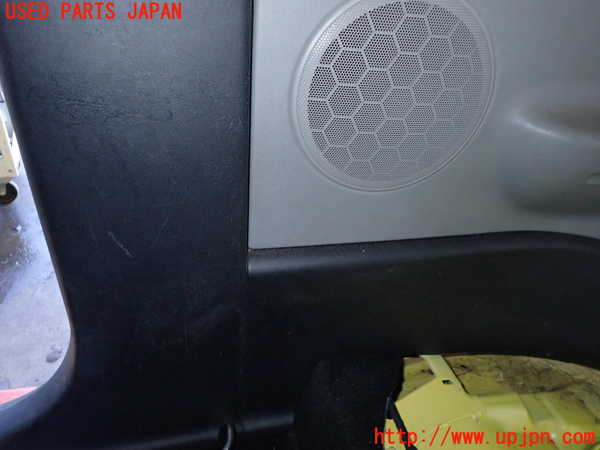 2UPJ-24197675]VW ニュービートル(9CAQY)右リアピラートリム 【ジャンク品】 【左ハンドル車】 中古_m0003.jpg