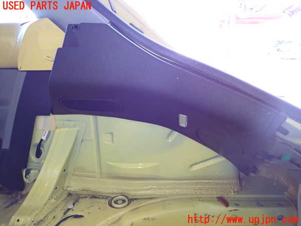 2UPJ-24197675]VW ニュービートル(9CAQY)右リアピラートリム 【ジャンク品】 【左ハンドル車】 中古_m0004.jpg