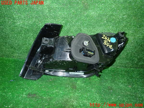 1UPJ-24201536]プジョー・208(P21HN05)左テールランプ 中古_m0004.jpg