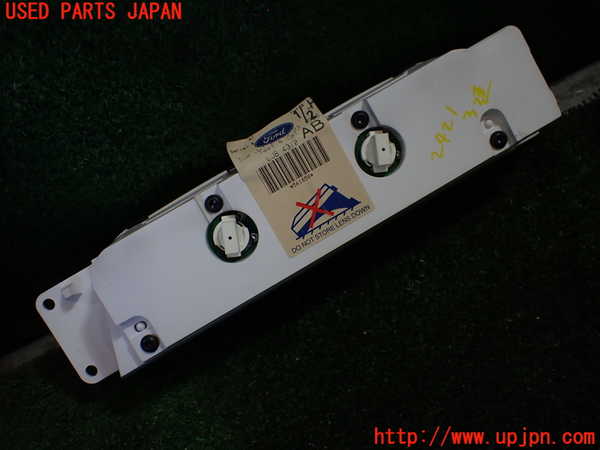 1UPJ-24216180]ジャガー・XKシリーズ(JFDA)3連メーター 中古_m0002.jpg