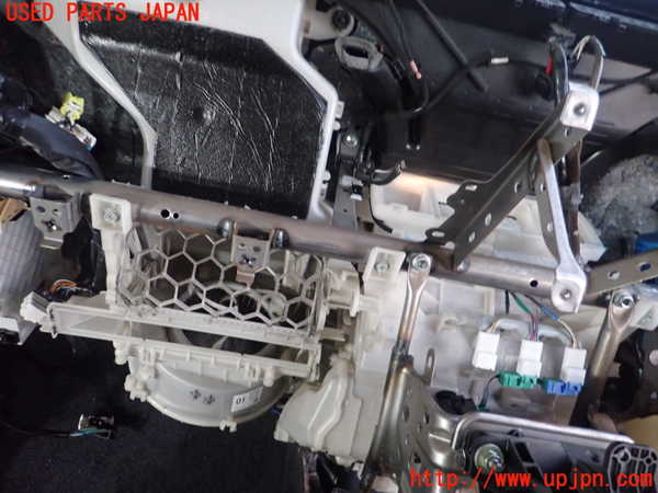5UPJ-24226081]ジャパン タクシー(JPN TAXI)(NTP10)エバポレーター1 中古_m0001.jpg