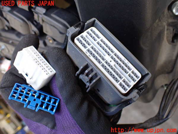 2UPJ-24252010]アウトランダーPHEV(GG3W)エンジン 4B12-S61-Y61 4WD 中古_m0004.jpg