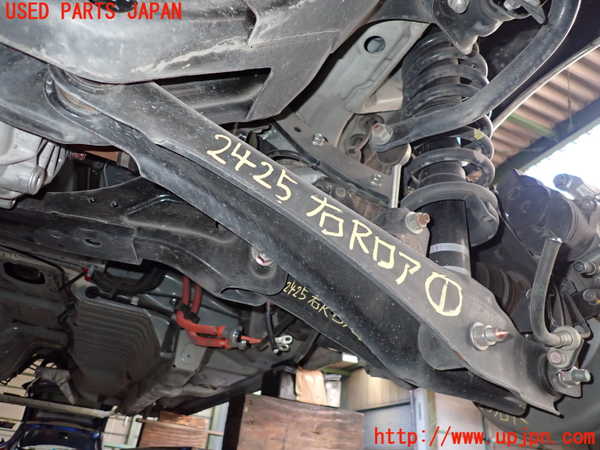 2UPJ-24255200]アウトランダーPHEV(GG3W)右リアロアアーム1 中古_m0001.jpg