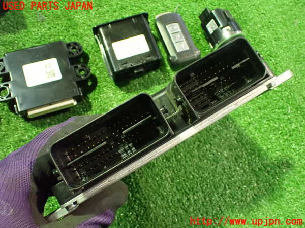 2UPJ-24256110]アウトランダーPHEV(GG3W)エンジンコンピューター 中古_m0003.jpg