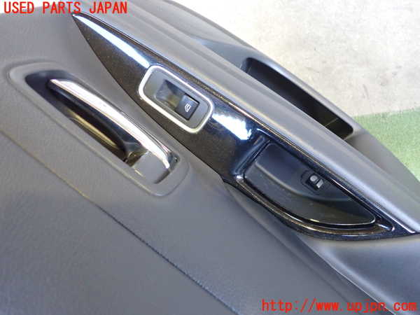 2UPJ-24251324]アウトランダーPHEV(GG3W)左後ドア内張り 中古_m0003.jpg